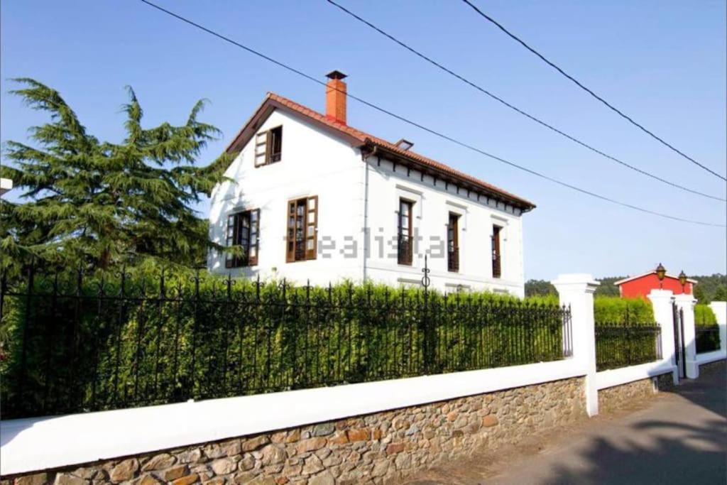 La Casona De Barganaz Βίλα Santiago Del Monte Εξωτερικό φωτογραφία